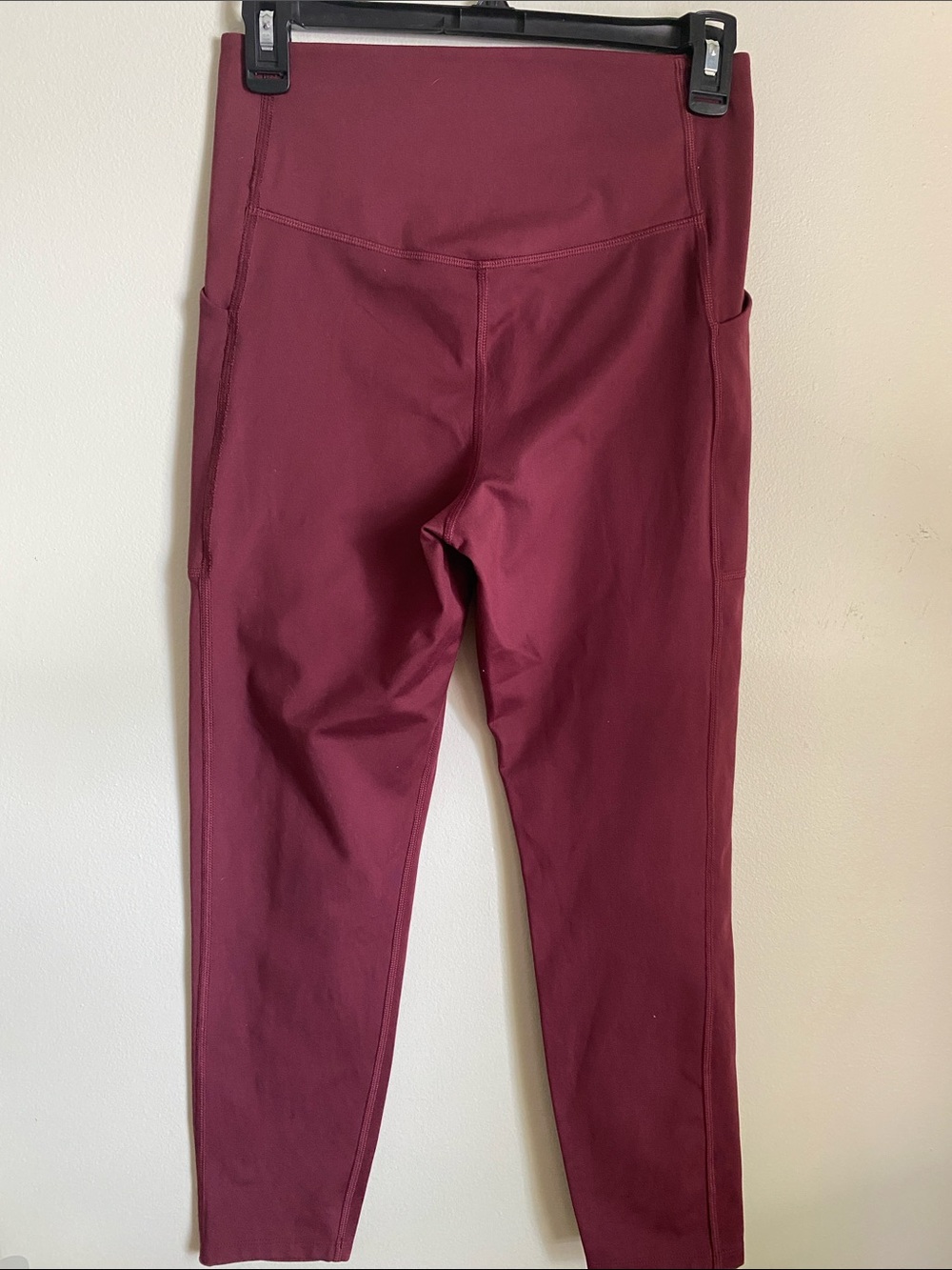 girlfriend collective high rise athletic leggings in Burgundy Wine - Picture 7 of 7